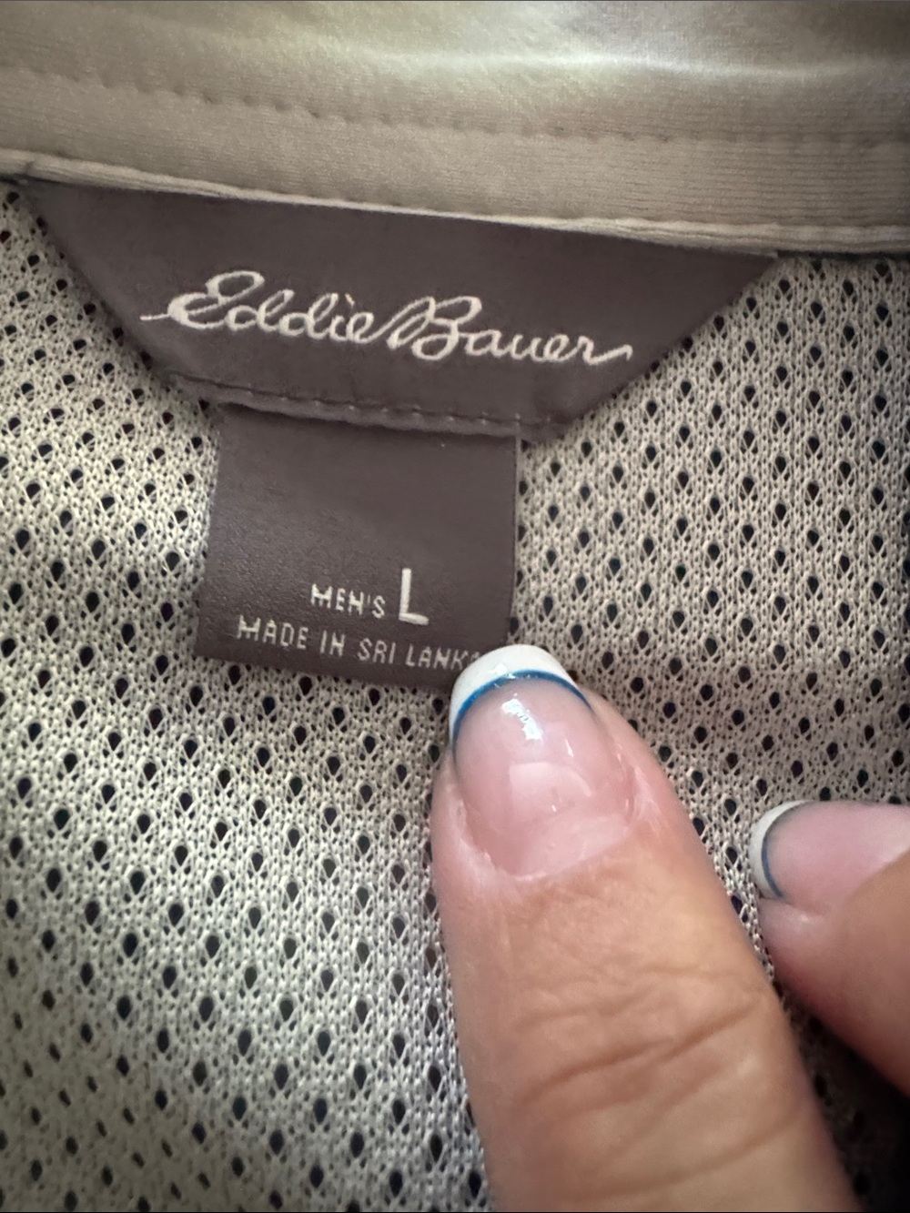 Eddie Bauer Men's Long Sleeve Button-Down Shirt in Slate Blue - Picture 3 of 3